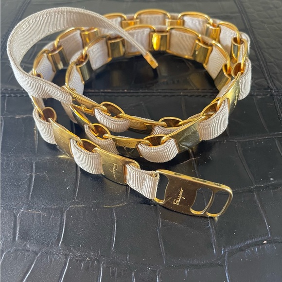Salvatore Ferragamo Accessories - VINTAGE SALVATORE FERRAGAMO cream gold toned logo BELT